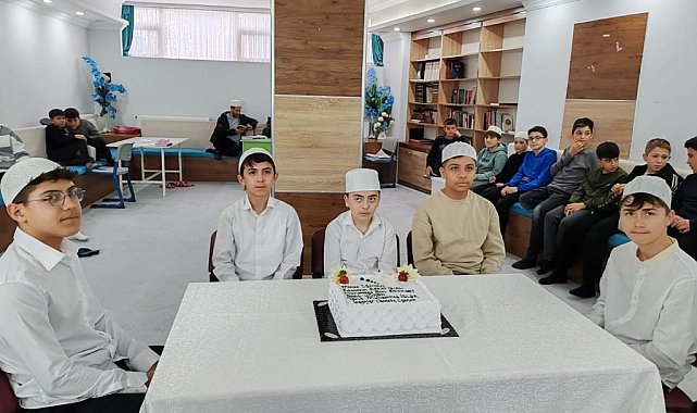 Simav&#039;da 5 öğrenci daha hafız oldu