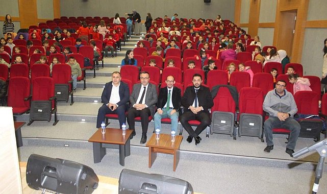 Sinop'ta bilim söyleşisi düzenlendi