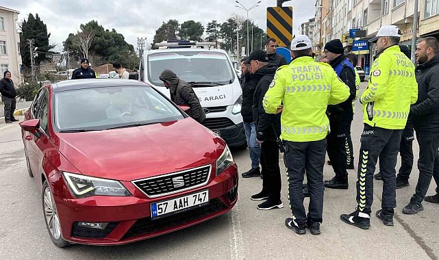 Sinop'ta zincirleme trafik kazası maddi hasarla atlatıldı