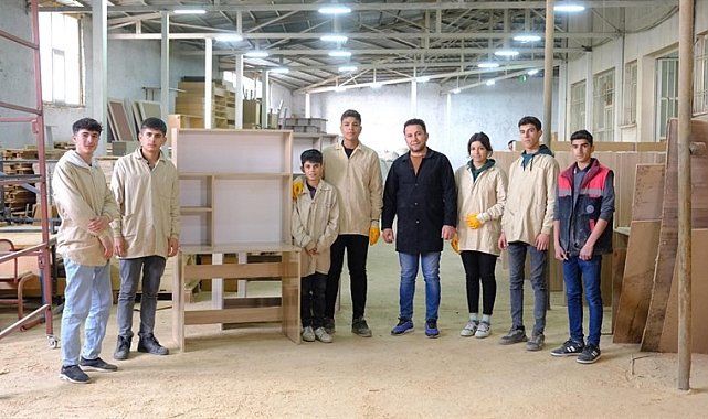 Şırnak Valiliğinden "Her Eve Bir Çalışma Masası Projesi"