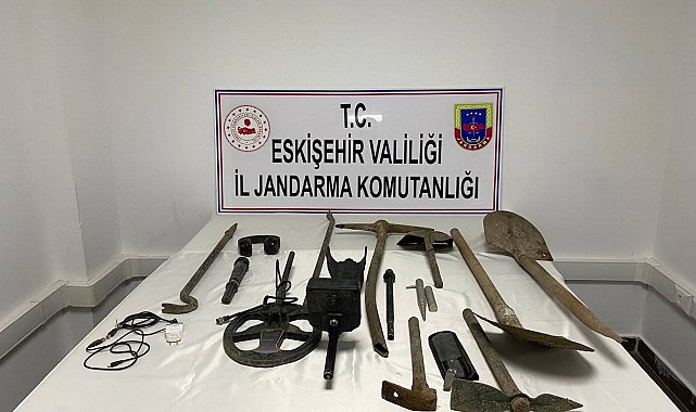 Sit alanında kaçak kazı yapan 6 şüpheliden 4'ü tutuklandı