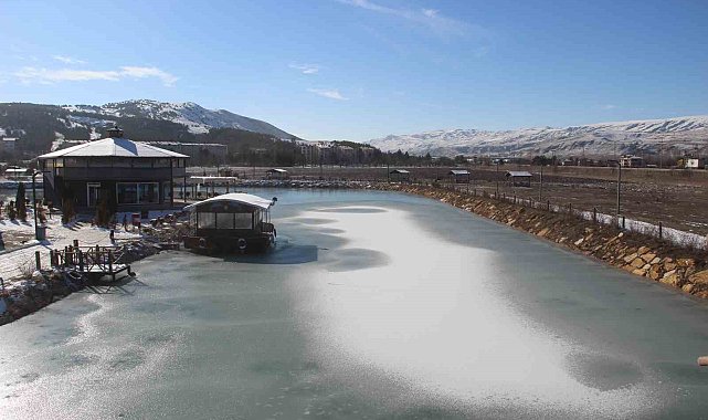 Sivas buz kesti, termometreler eski 13 dereceyi gösterdi