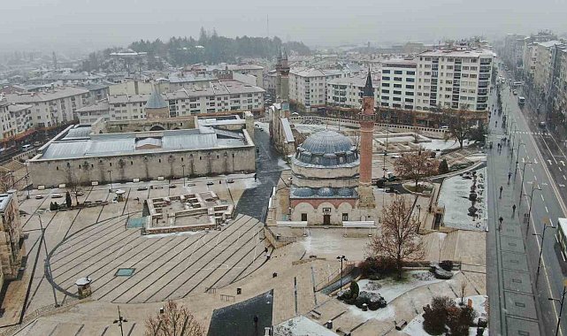 Sivas kara hasret kaldı, az da olsa yağan kar güzel görüntüler oluşturdu