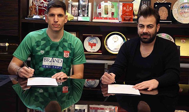Sivasspor, kaleci Dorde Nikolic'i transfer etti