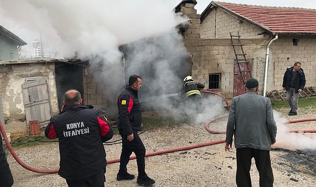Soba kovasındaki ateş evin müştemilatını yaktı