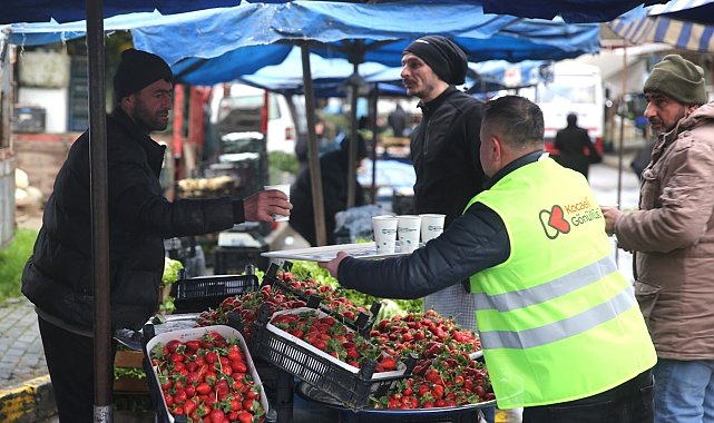 Soğuk kış gününde esnafa çorba ikramı