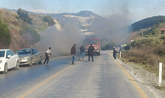 Söke'de seyir halindeki otomobil yandı
