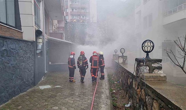 Spor salonunda çıkan yangın ortalığı dumana boğdu