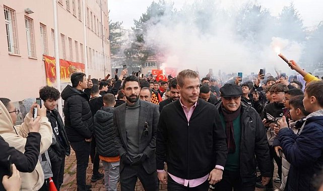 Stada değil, okula geldiler