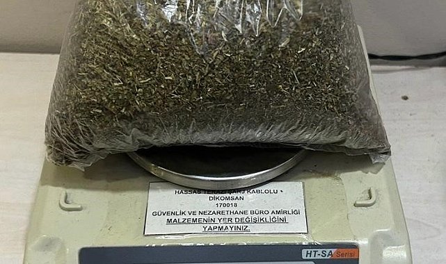 Şüphe üzerine durdurulan şahıslardan uyuşturucu çıktı