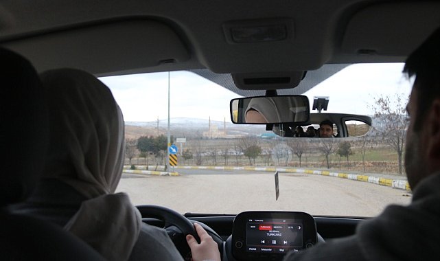 Sürücü kursu eğitmeninden güneş görmeyen noktalarda gizli buzlanma uyarısı