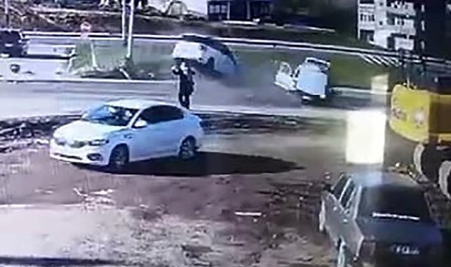 Sürücünün öldüğü feci kaza güvenlik kamerasında