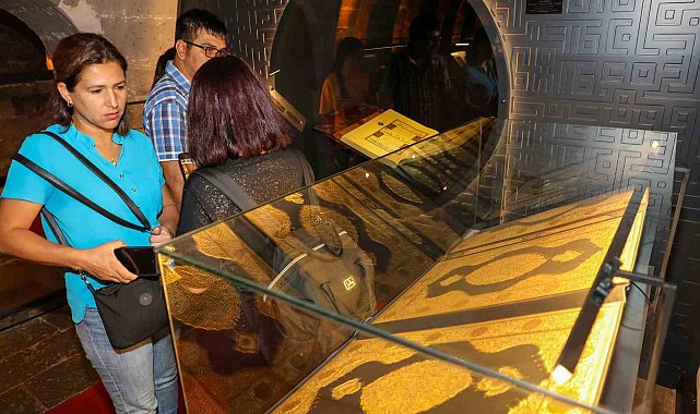 Talas'ın Tıpkıbasım Kur'an Sergisi'ne yoğun ilgi