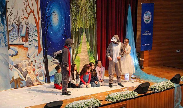 Talas'ta çocuklar tiyatro ile eğlendi