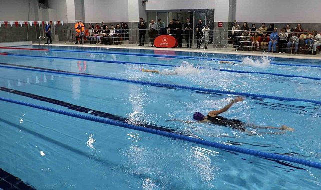 Taşova'da yüzme bilmeyen kalmayacak