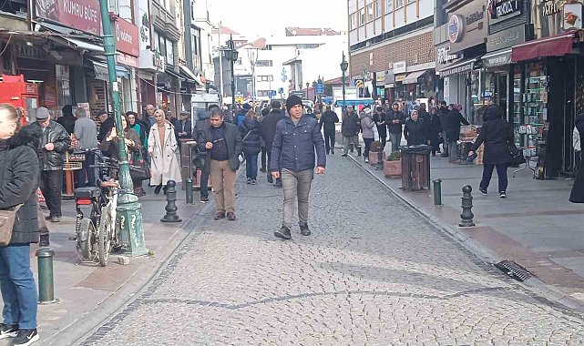 Tatilin ardından cadde ve sokaklarda hareketlilik başladı