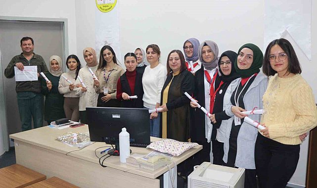Tavşanlı Doç. Dr. Mustafa Kalemli Devlet Hastanesi personeline işaret dili kursu