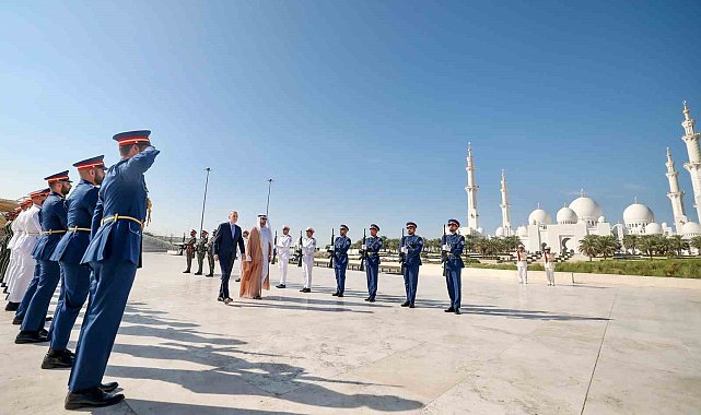 TBMM Başkanı Kurtulmuş, Abu Dabi'de Wahat Al Karama Şehitliği'ni ziyaret etti