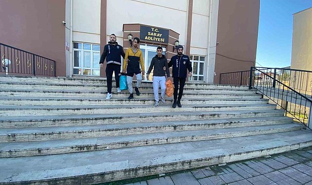 Televizyon çalan iki hırsız tutuklandı