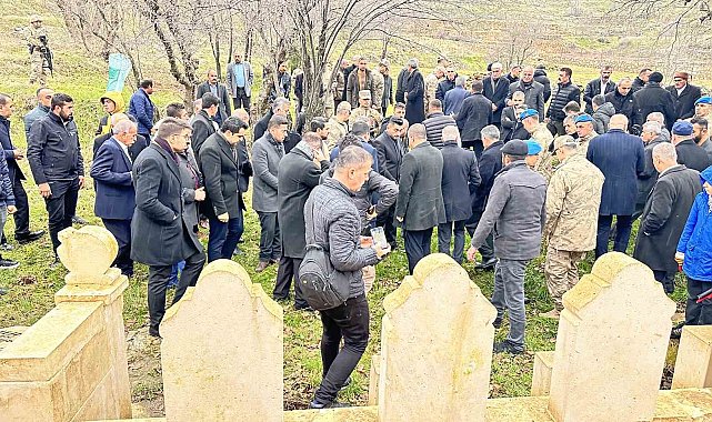 Teröristlerin 37 yıl önce katlettiği vatandaşlar mezarları başında dualarla yad edildi