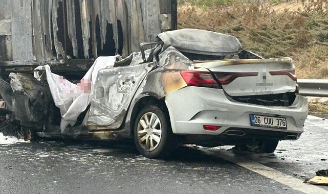 Tır dorsesine çarpan araç alev aldı: 1 ölü