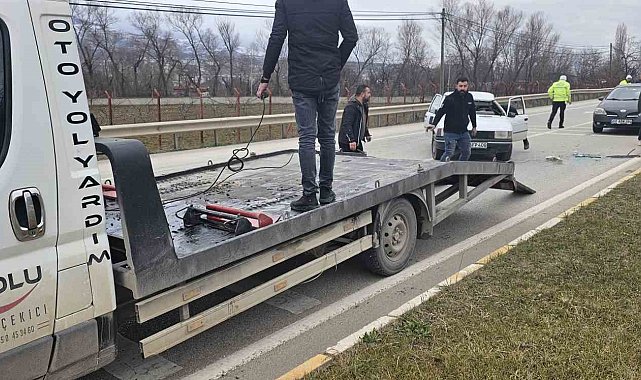 Tokat'ta takla atan otomobil vatandaşlar elleriyle çevirdi
