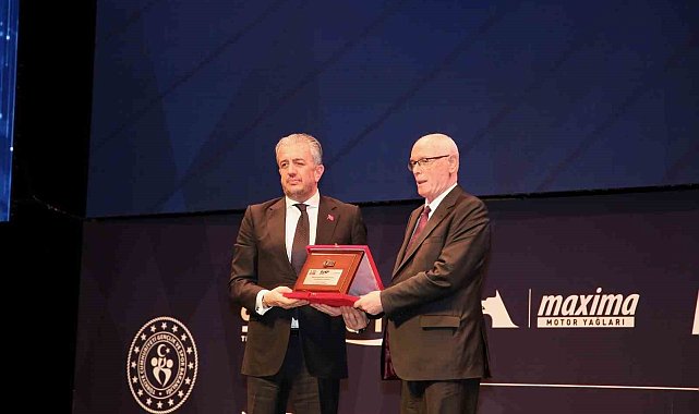 TOSFED'ten Başkan Kurt'a ödül