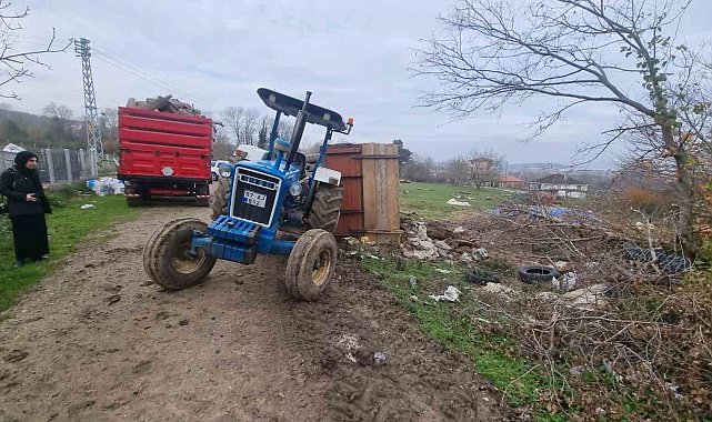 Traktörün altında kalmaktan son anda kurtuldu