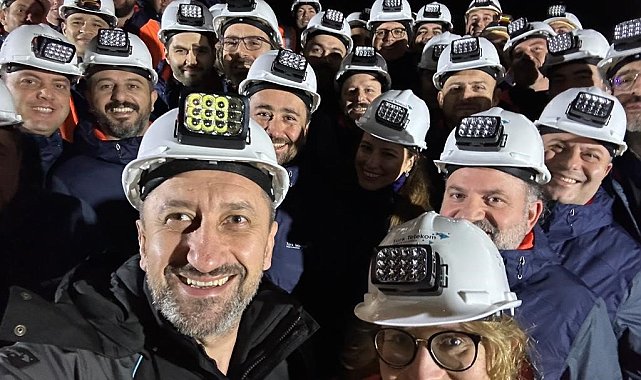 Türk Telekom CEO'su Ümit Önal: "Memleketin bir şehrini değil, her şehrini fiber ağlarla örüyoruz"