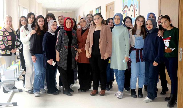 Türkiye'de çok fazla eşi bulunmayan bu sınıfta minik öğrencilere masal anlatılıyor