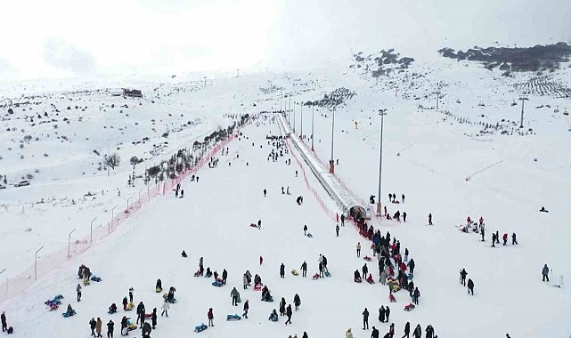 Türkiye'nin en ekonomik kayak merkezi, vatandaşların akınına uğradı
