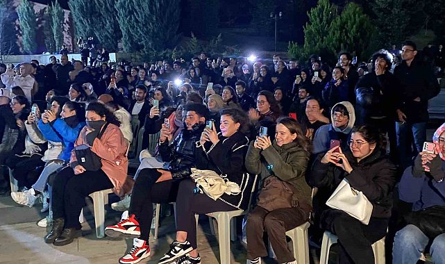 Türkiye&#039;nin ilk astronotu Alper Gezeravcı&#039;nın uzay yolculuğu Çanakkale&#039;de heyecanla takip edildi