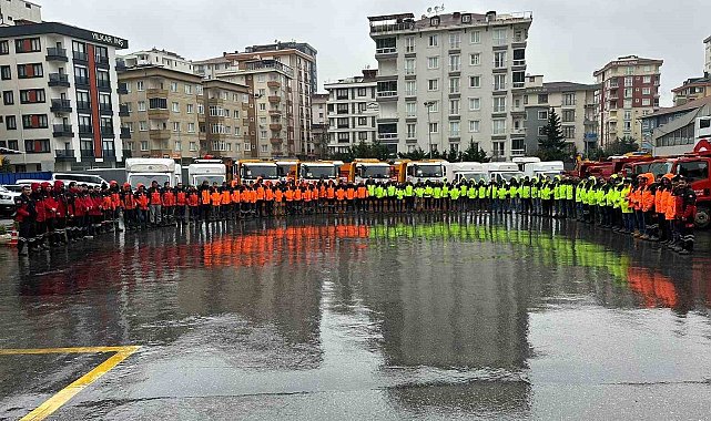 Ümraniye Belediyesi ekipleri kar yağışına karşı hazır
