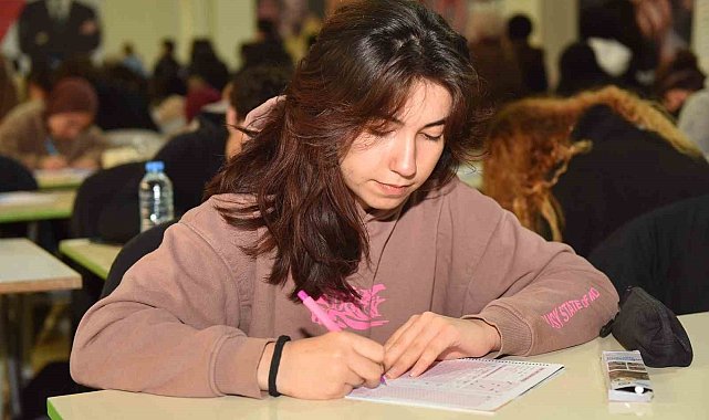 Üniversite adaylarına deneme sınavı