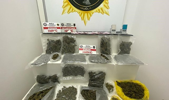Üniversite öğrencilerine uyuşturucu madde satan şüpheliler yakalandı