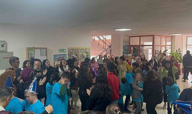 Üniversiteli gençlerden engelleri aşan sorumluluk projesi