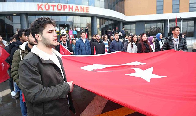 Üniversiteli öğrencilerden 'Teröre Lanet' yürüyüşü