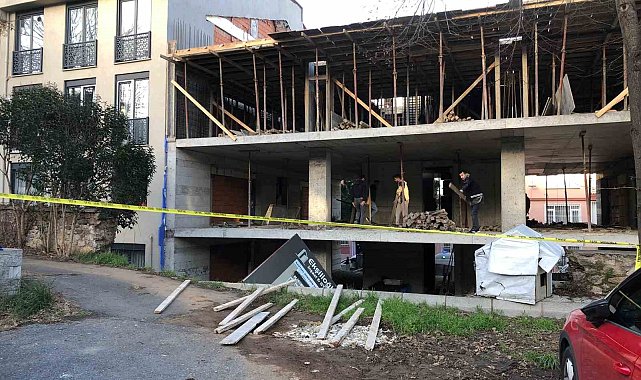 Üsküdar'da taş duvar çöktü: 2 işçi yaralandı