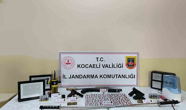 Uyuşturucu operasyonunda 3 kılıç ele geçirildi