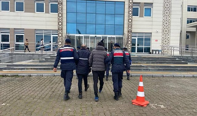 Uyuşturucu operasyonunda gözaltına alınan 8 şüpheli adliyeye sevk edildi