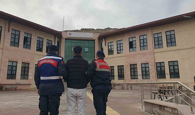 Uyuşturucu taciri jandarmadan kaçamadı