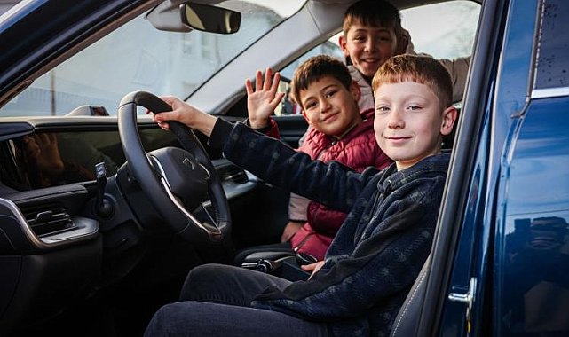 Vali Aygöl miniklerin TOGG isteğini yerine getirdi