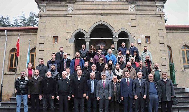 Vali Çelik: "Demokratik bir ülkenin vazgeçilmez unsurlarından birisi de kuşkusuz bağımsız basındır"