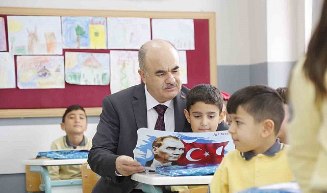 Vali Dağlı, öğrencilerin karne heyecanına ortak oldu