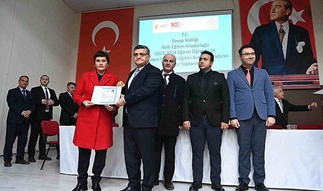 Vali Özarslan: "Öğretmenlerimizin ve öğrencilerimizin hizmetindeyiz"