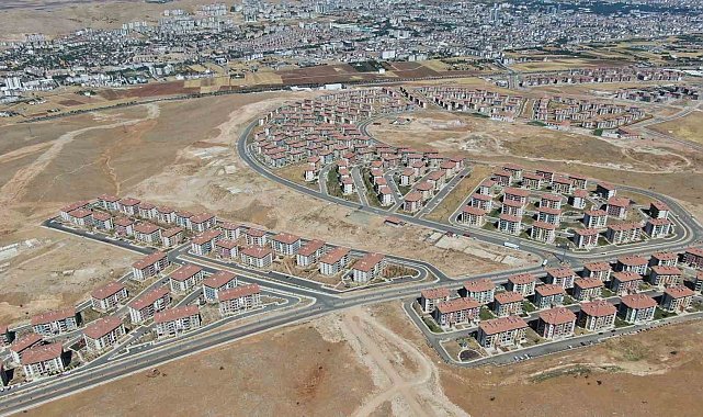 Vali Toraman: "Elazığ depremi sonrası 25 bin konutun anahtarını vatandaşlarımıza teslim etmiş bulunuyoruz''