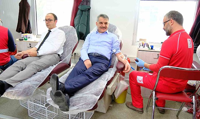 Valilik çalışanları kan bağışında bulundu
