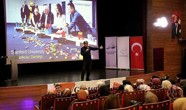 Van&#039;da eğitimcilere &#039;Lider öğretmen&#039; söyleşisi
