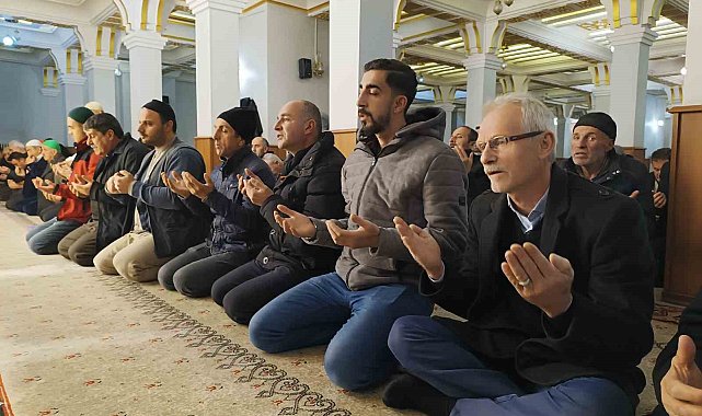 Van'da Regaip Kandili'nde Filistinliler için dualar edildi