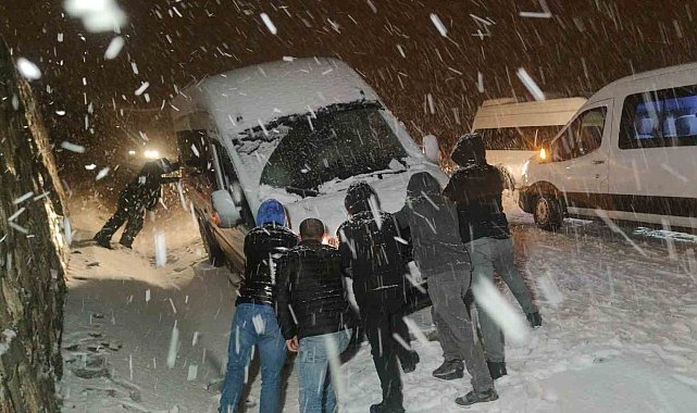 Van'da yüksek kesimlerde kar ve tipi etkili oluyor